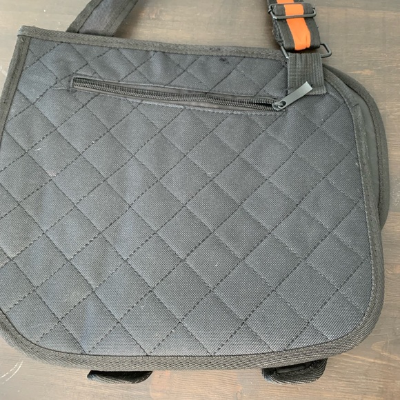 2D cartoon crossbody bag - Picture 2 of 9